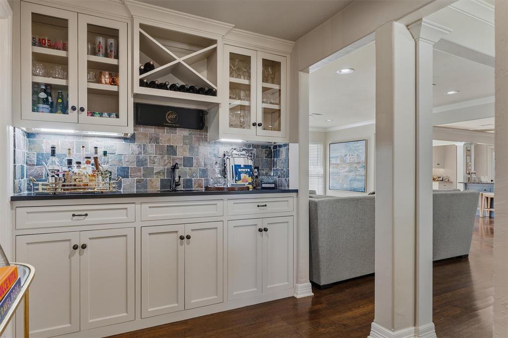 1714 Drakestone Avenue Property Photo 21