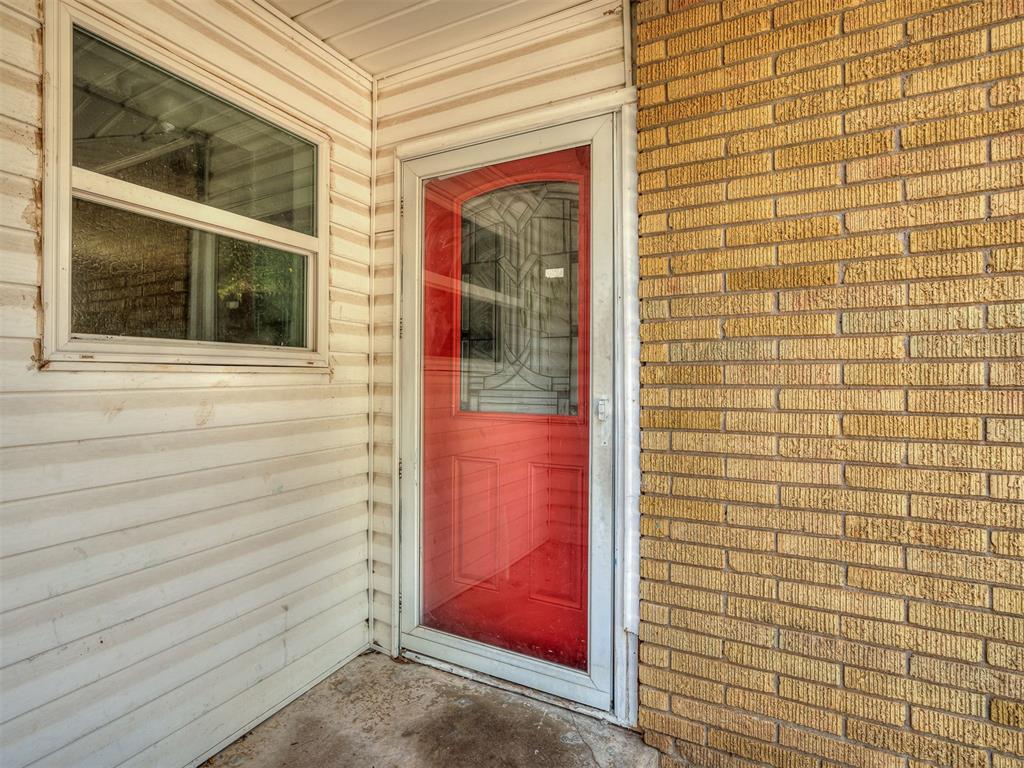 8900 S Hillcrest Drive Property Photo 2