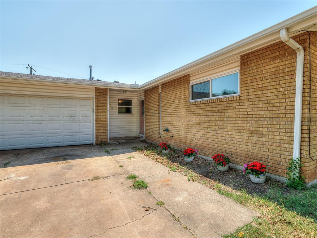 8900 S Hillcrest Drive Property Photo 3