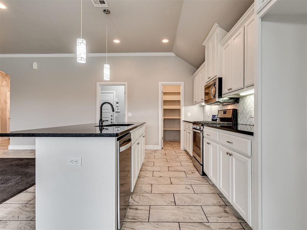 18512 Winamack Road Property Photo 14