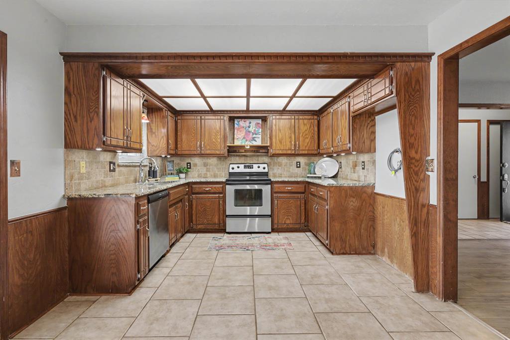 1908 Gray Fox Drive Property Photo 4