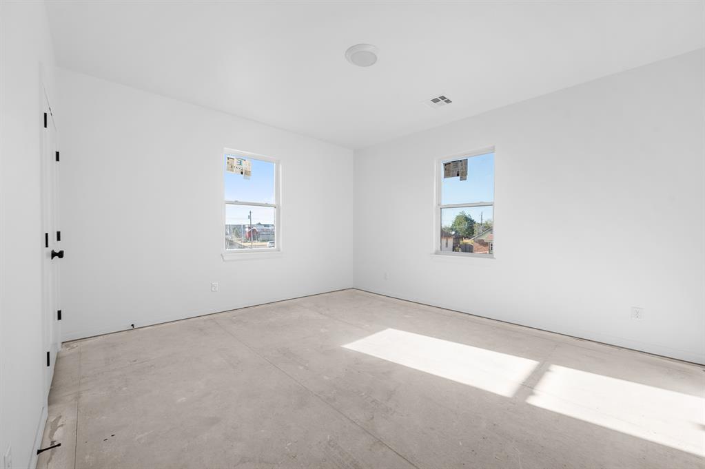 820 W 2nd Street Property Photo 41
