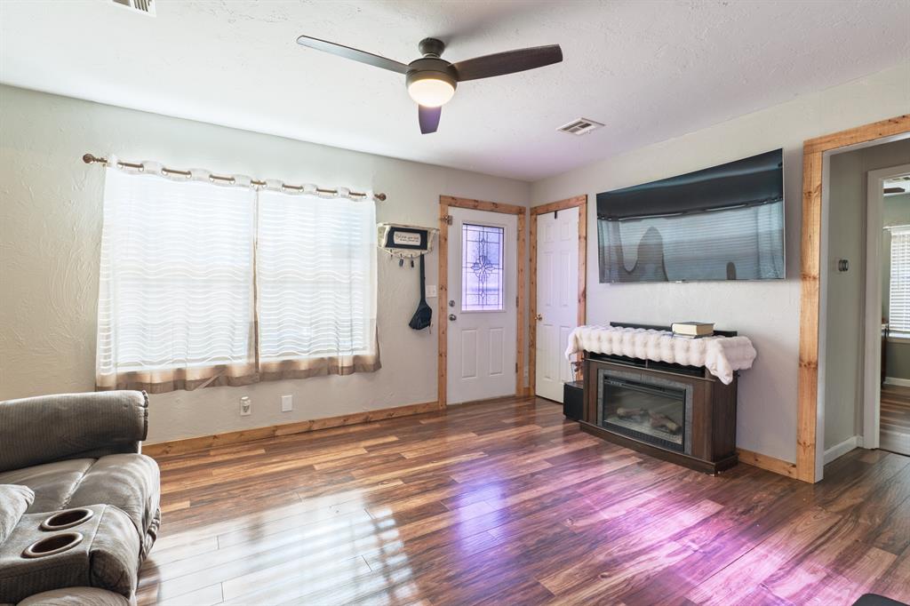 914 N Patchin Avenue Property Photo 9