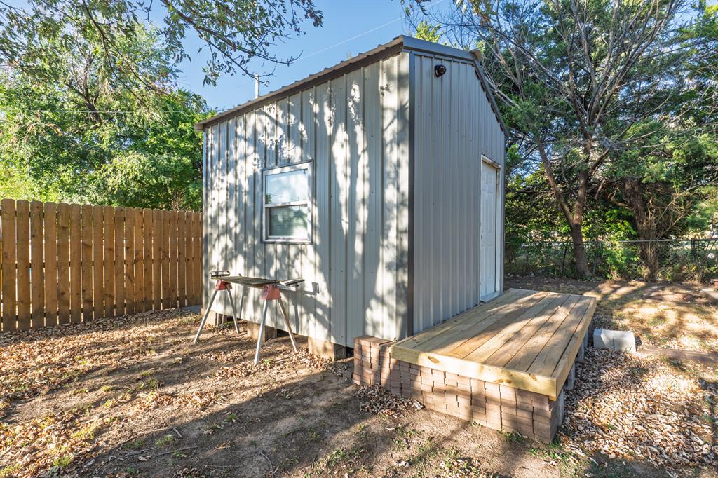 914 N Patchin Avenue Property Photo 35