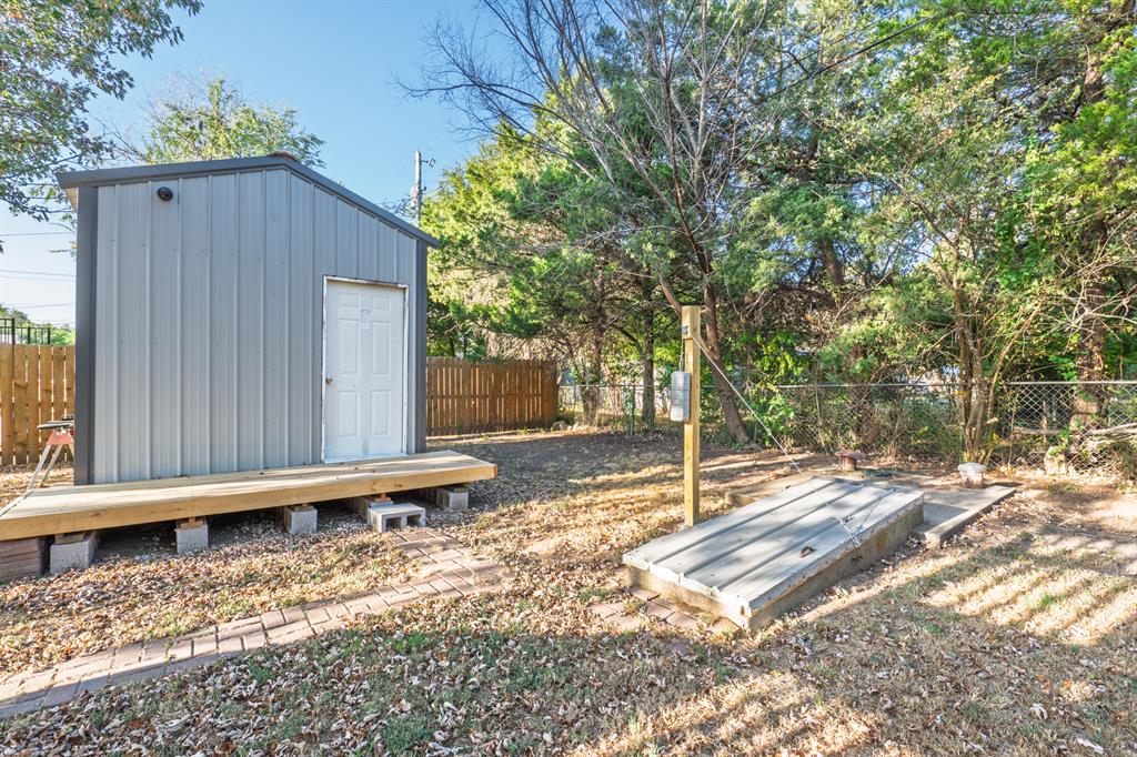 914 N Patchin Avenue Property Photo 36