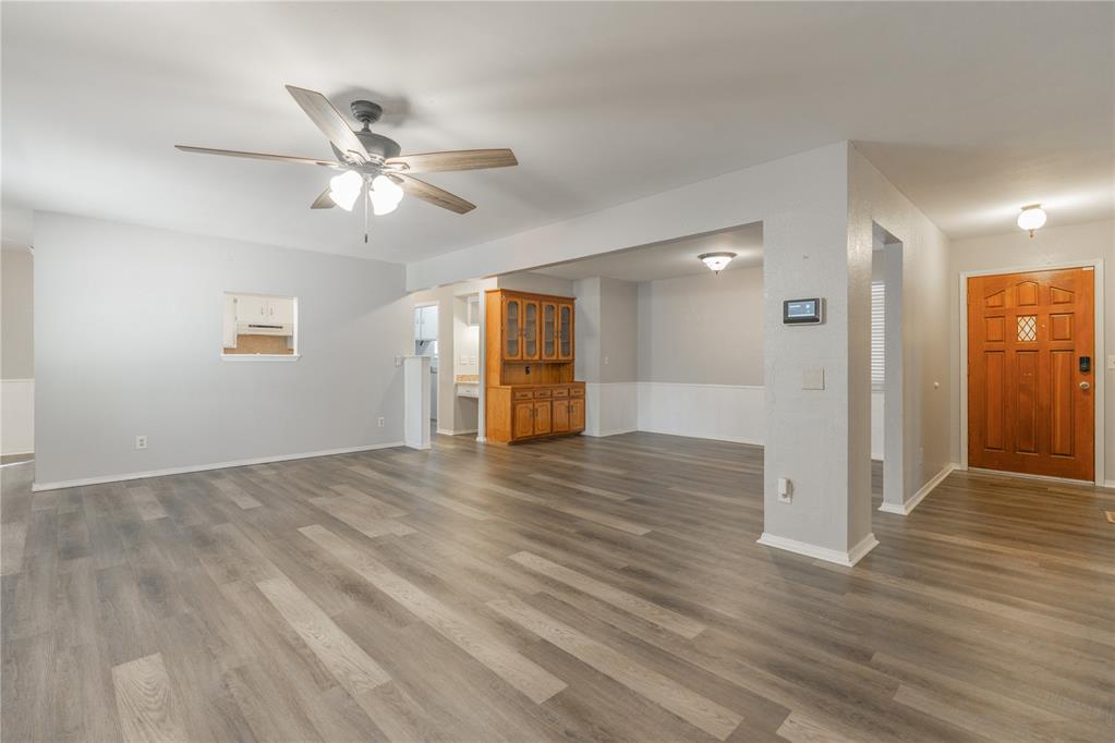 1119 W Johnathan Way Property Photo 8