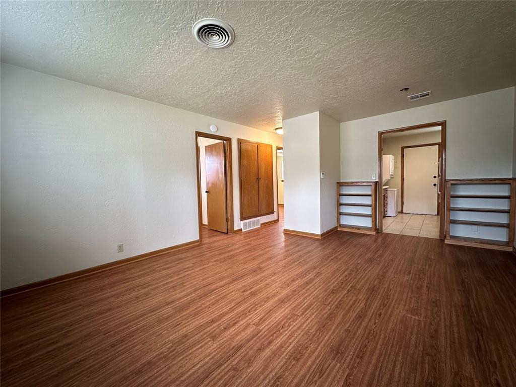 2011 Delaware Lane Property Photo 3