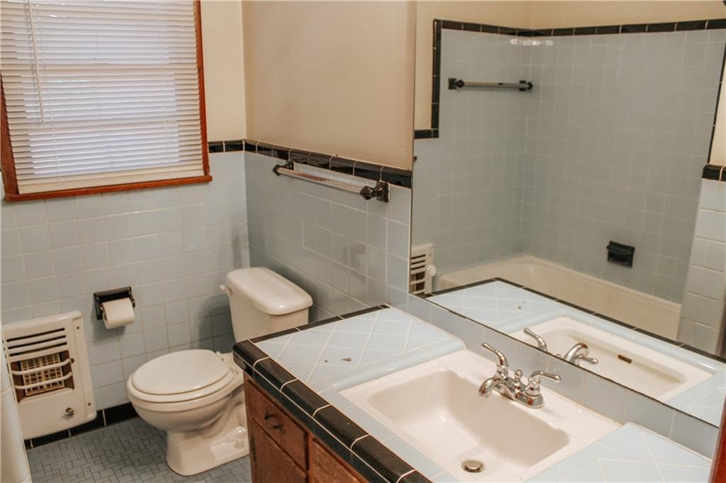 714 Elmwood Drive Property Photo 6