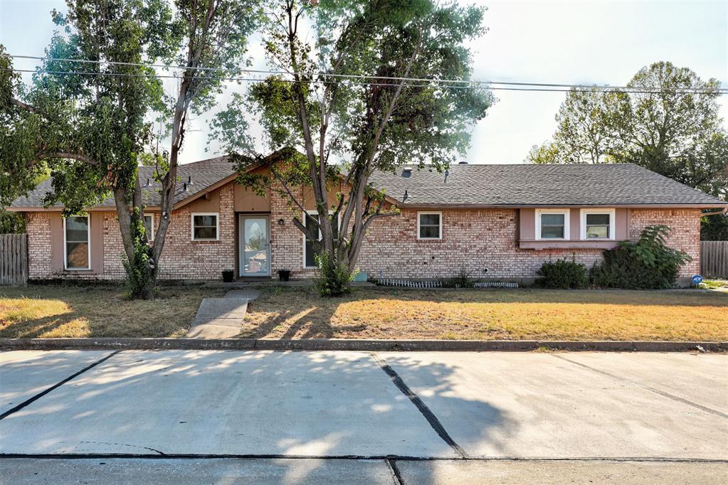 8801 Oakridge Drive Property Photo 1