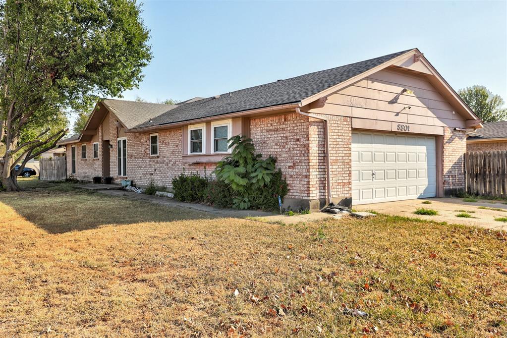 8801 Oakridge Drive Property Photo 3