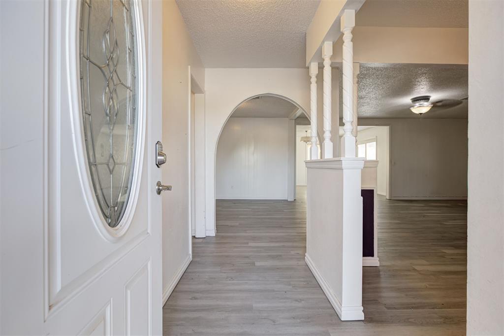 8801 Oakridge Drive Property Photo 5