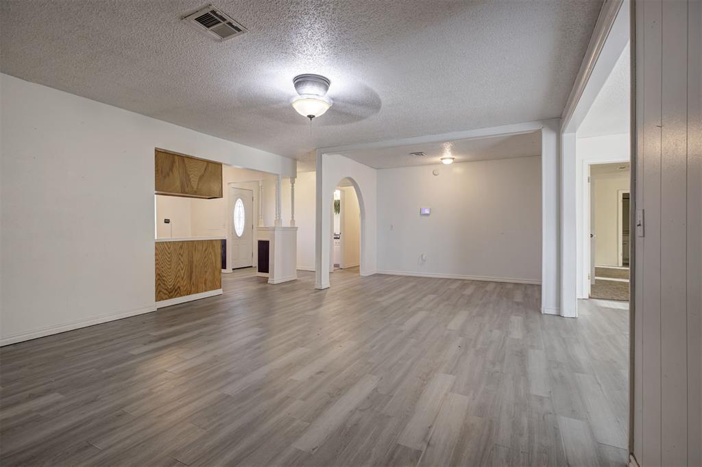 8801 Oakridge Drive Property Photo 9