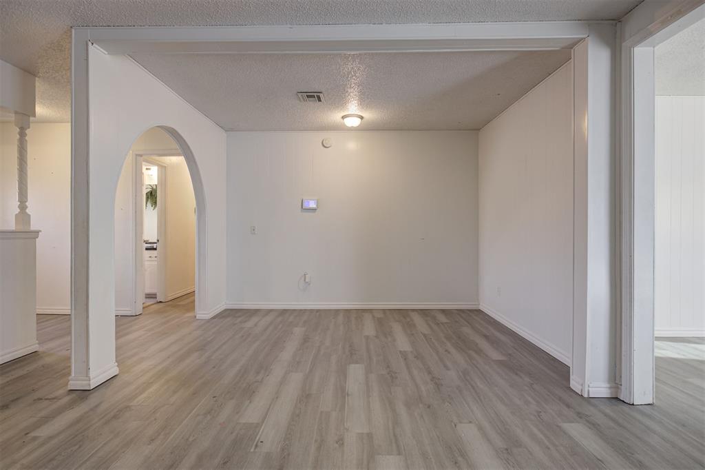 8801 Oakridge Drive Property Photo 10