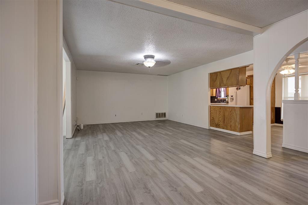 8801 Oakridge Drive Property Photo 11