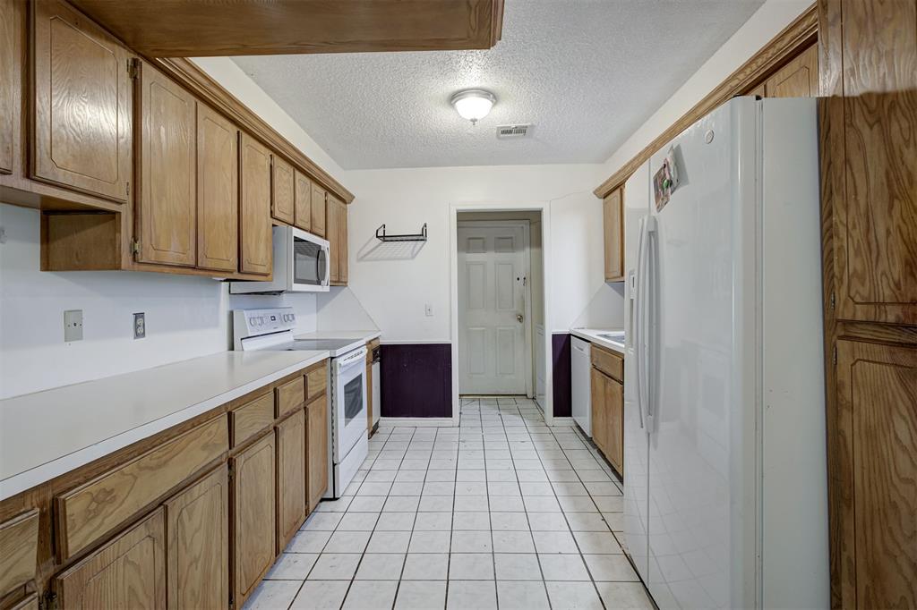 8801 Oakridge Drive Property Photo 14