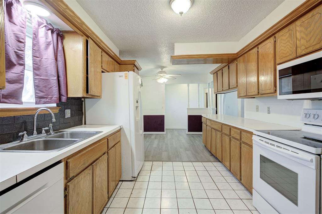 8801 Oakridge Drive Property Photo 18