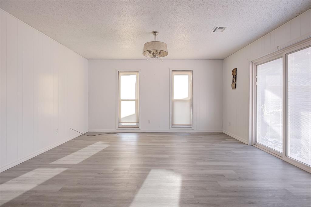 8801 Oakridge Drive Property Photo 20