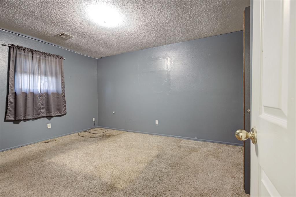 8801 Oakridge Drive Property Photo 32