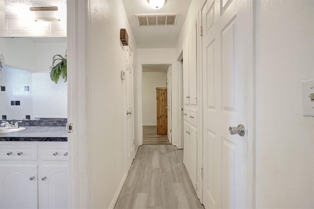 8801 Oakridge Drive Property Photo 36