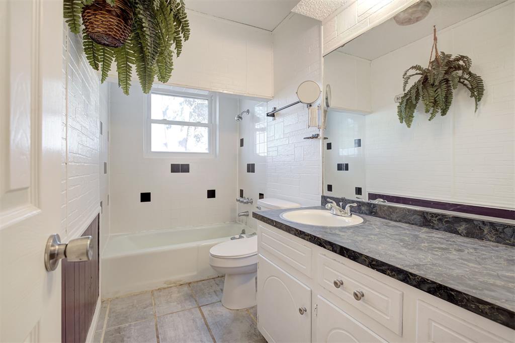 8801 Oakridge Drive Property Photo 39