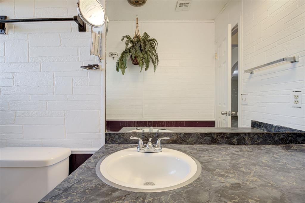 8801 Oakridge Drive Property Photo 40
