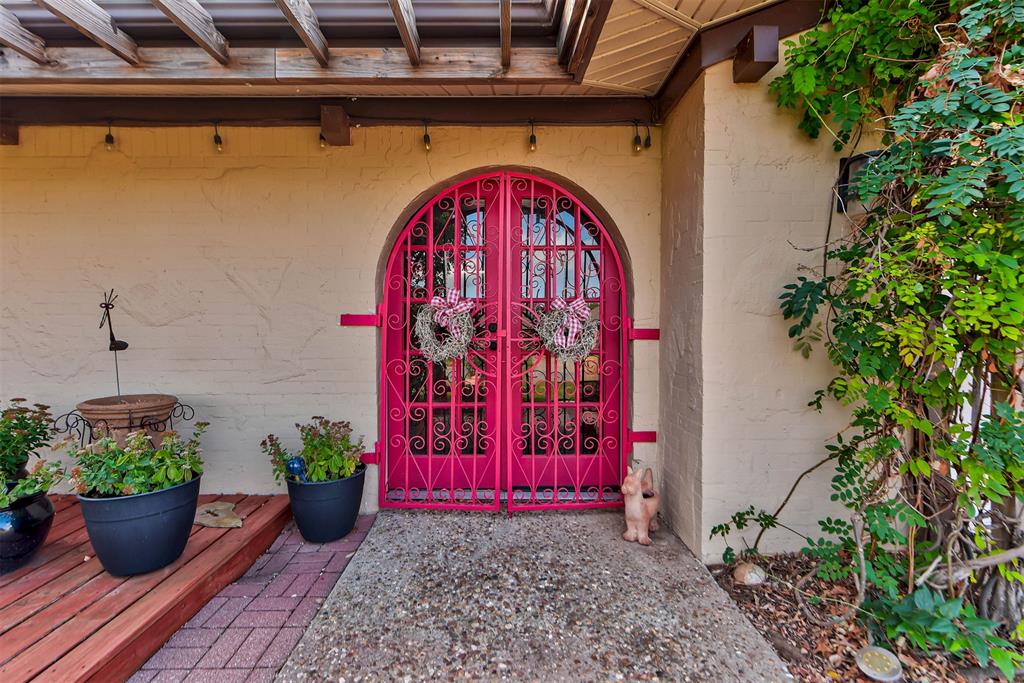 4712 Nw 77th Street Property Photo 3