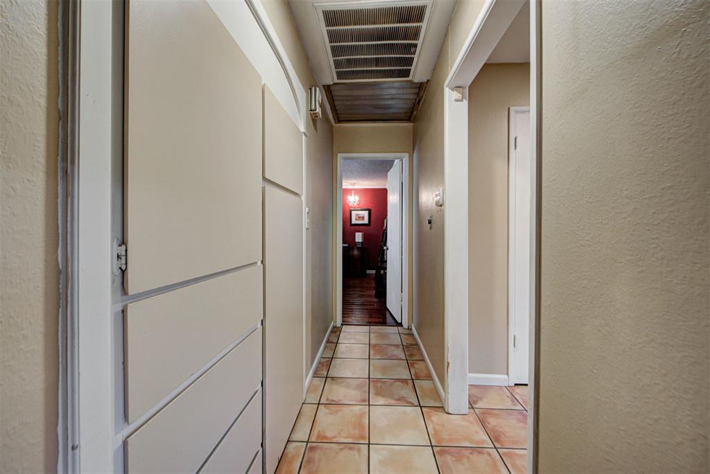 4712 Nw 77th Street Property Photo 25
