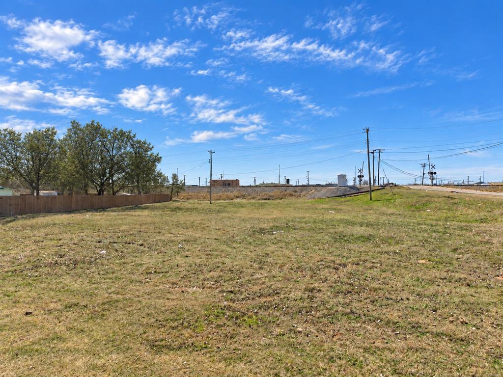 2536 W Lindley Avenue Property Photo 4