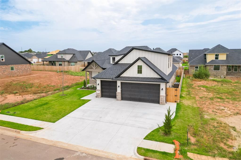 16108 Segovia Drive Property Photo 44