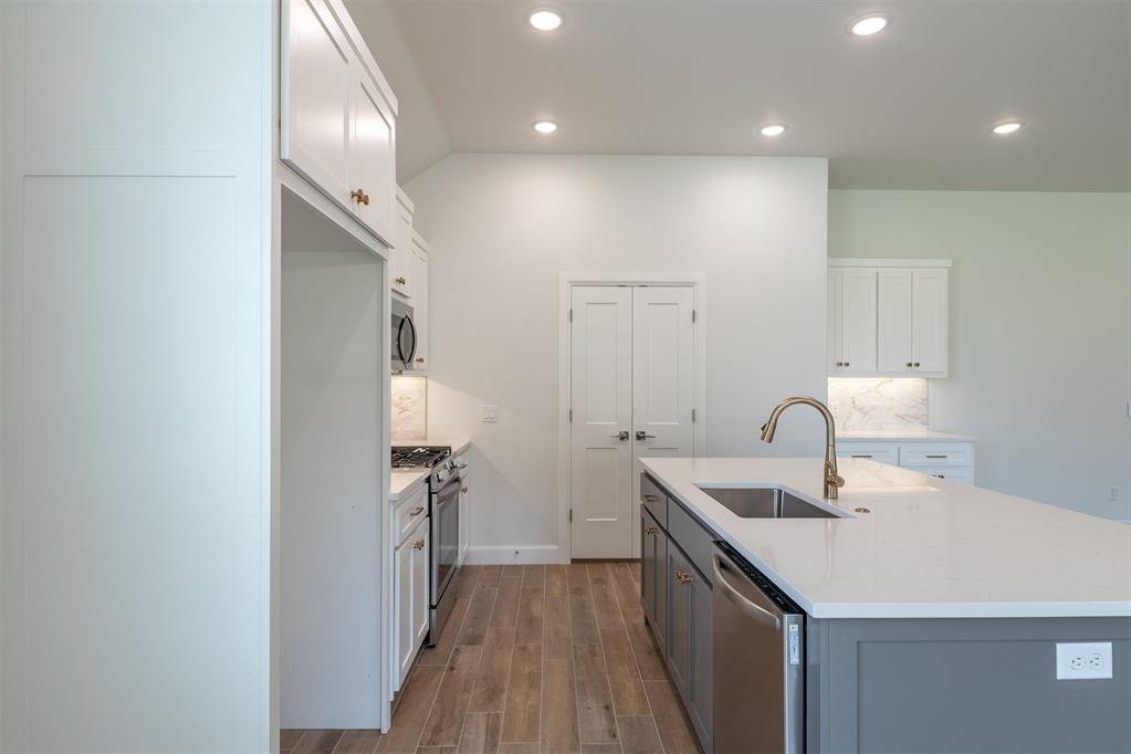 16025 Catalonia Place Property Photo 9
