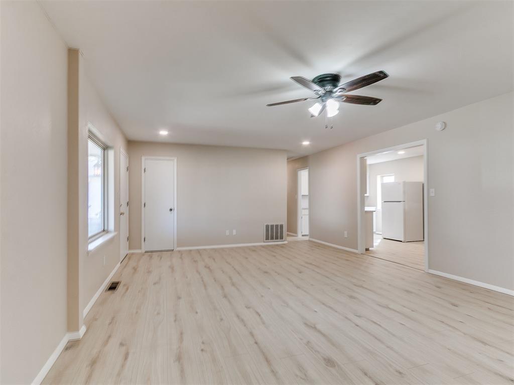 4744 Se 18th Street Property Photo 3