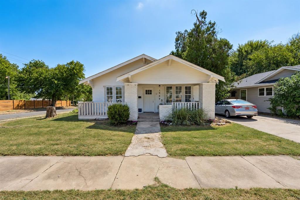 1900 W Park Place Property Photo 1