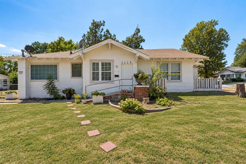1900 W Park Place Property Photo 6