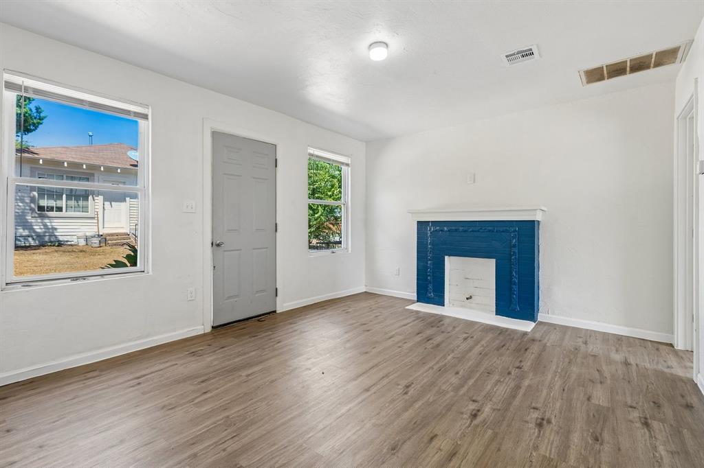 1900 W Park Place Property Photo 15