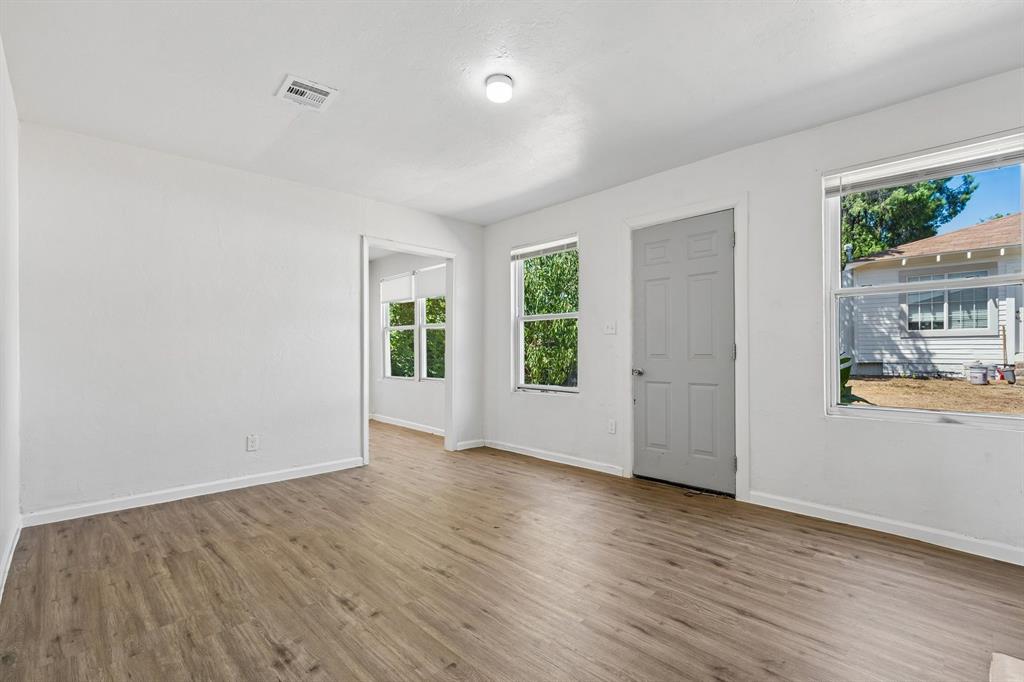 1900 W Park Place Property Photo 16