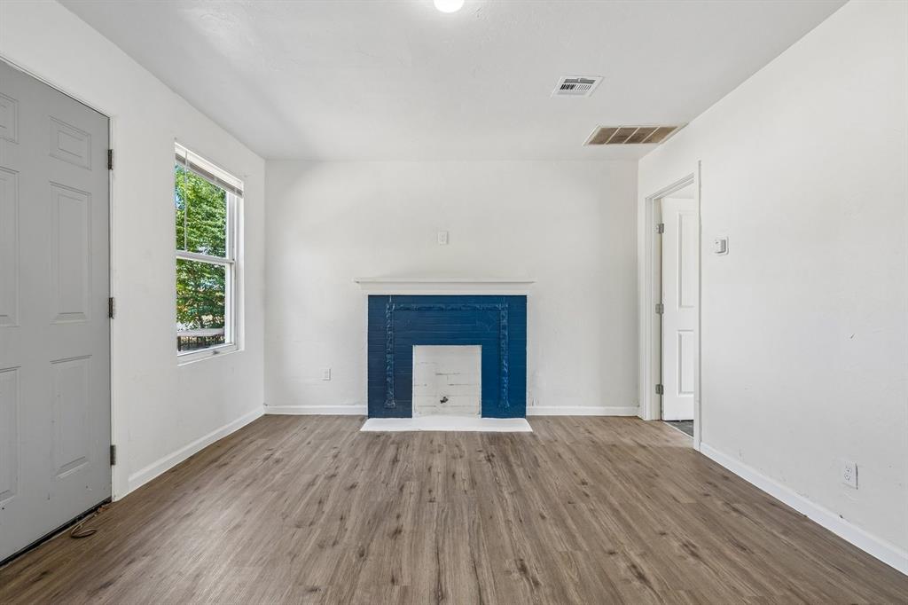 1900 W Park Place Property Photo 17