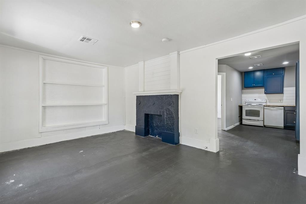 1900 W Park Place Property Photo 24