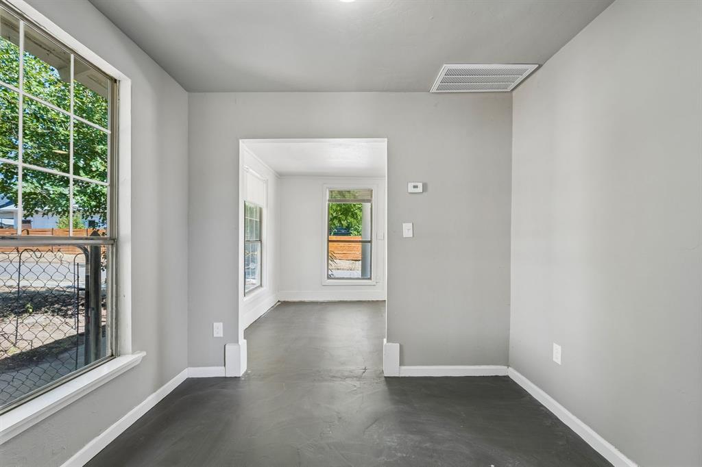 1900 W Park Place Property Photo 26