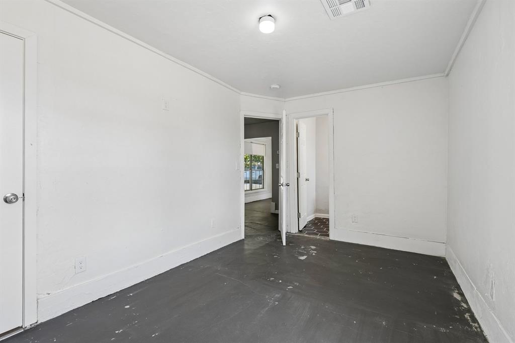 1900 W Park Place Property Photo 38