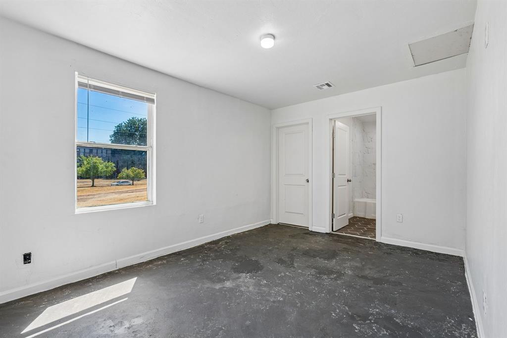 1900 W Park Place Property Photo 39