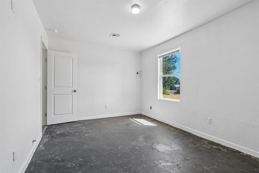 1900 W Park Place Property Photo 41