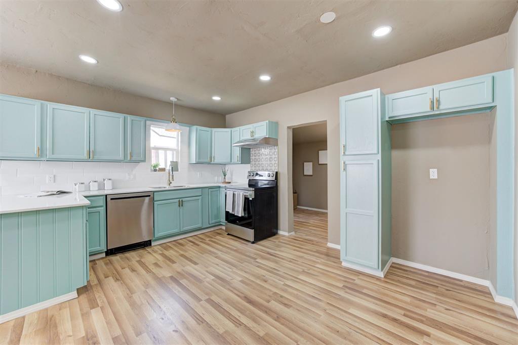 414 E Perkins Avenue Property Photo 10