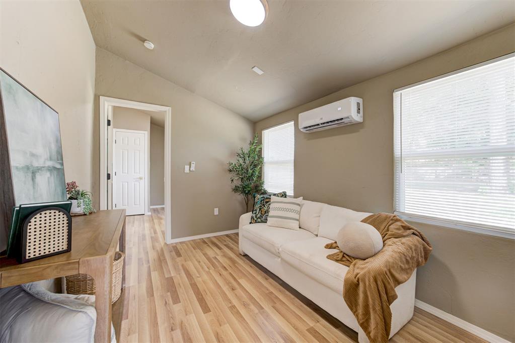 414 E Perkins Avenue Property Photo 24