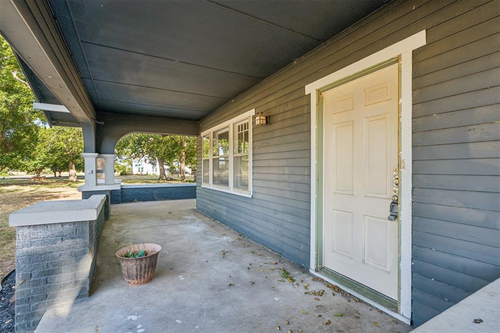 401 E Van Buren Street Property Photo 7