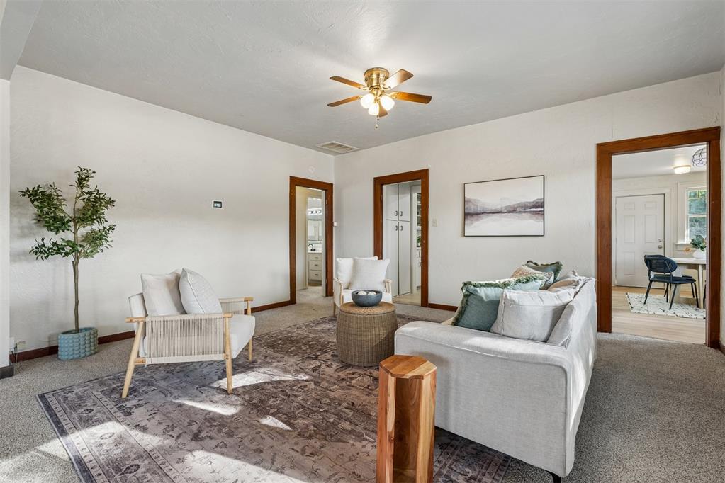 401 E Van Buren Street Property Photo 13