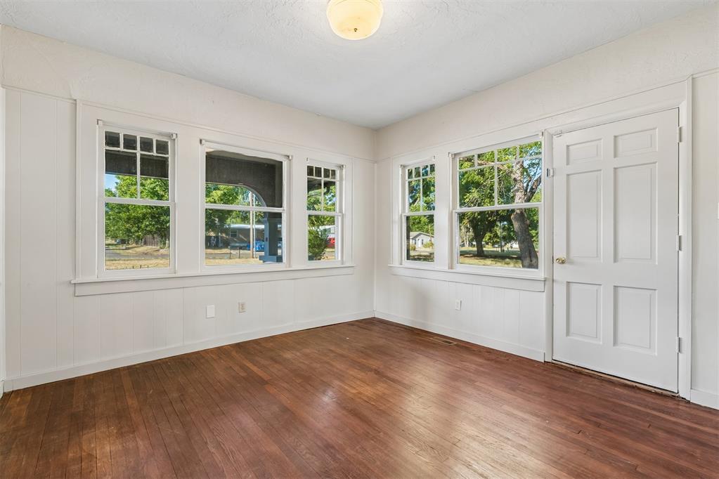 401 E Van Buren Street Property Photo 17