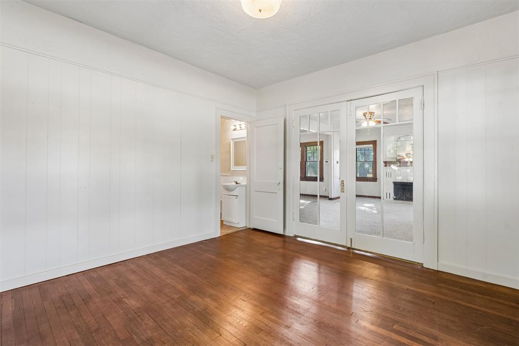 401 E Van Buren Street Property Photo 18