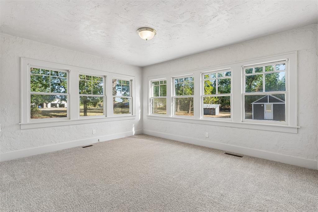 401 E Van Buren Street Property Photo 27