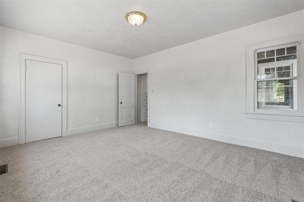 401 E Van Buren Street Property Photo 32