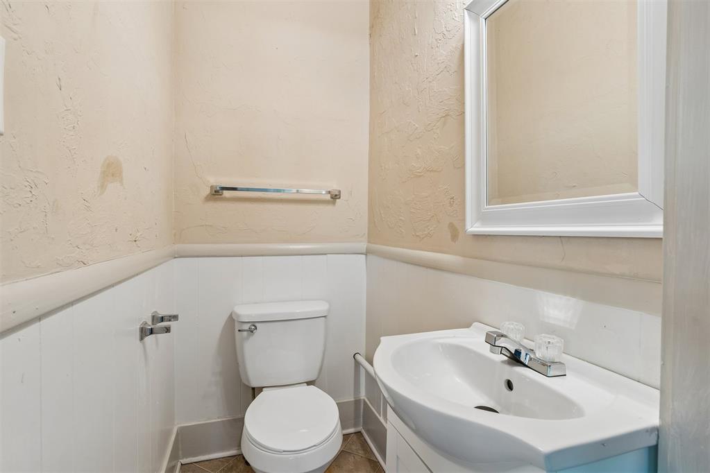 401 E Van Buren Street Property Photo 33